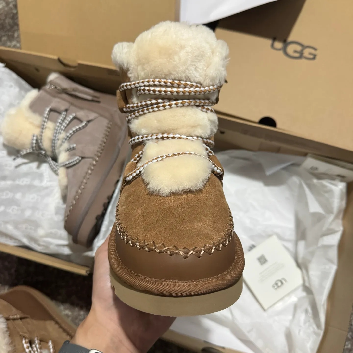 Self-pickup💰640 UGG Classic Novelty Split Cow Leather Round Toe Thick Sole Short Tube Snow Boots Women’s Reindeer Brown Arrive❗️